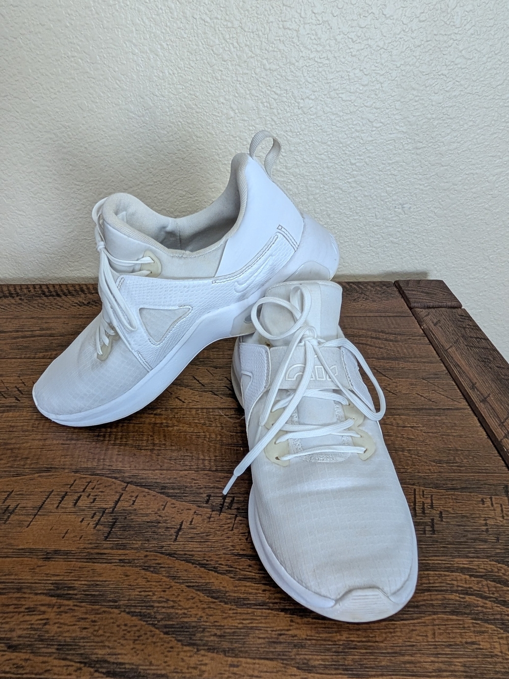 Nike Women’s AIRMAX Bella TR 5 Size 9